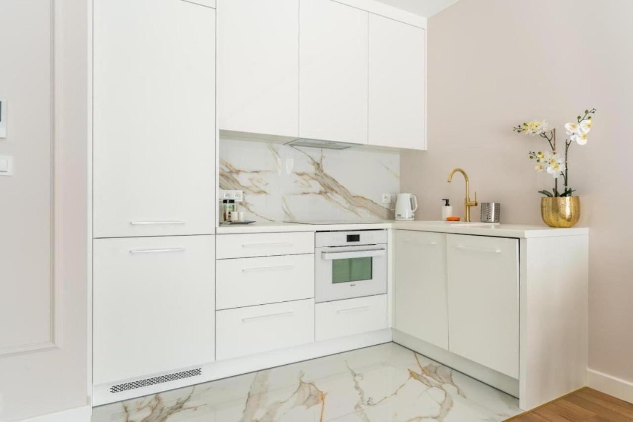 Apartament Mennica Residence - Golden Apartments - Comfortable And Stylish Warsawa Bagian luar foto