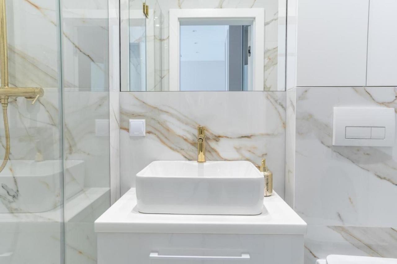 Apartament Mennica Residence - Golden Apartments - Comfortable And Stylish Warsawa Bagian luar foto